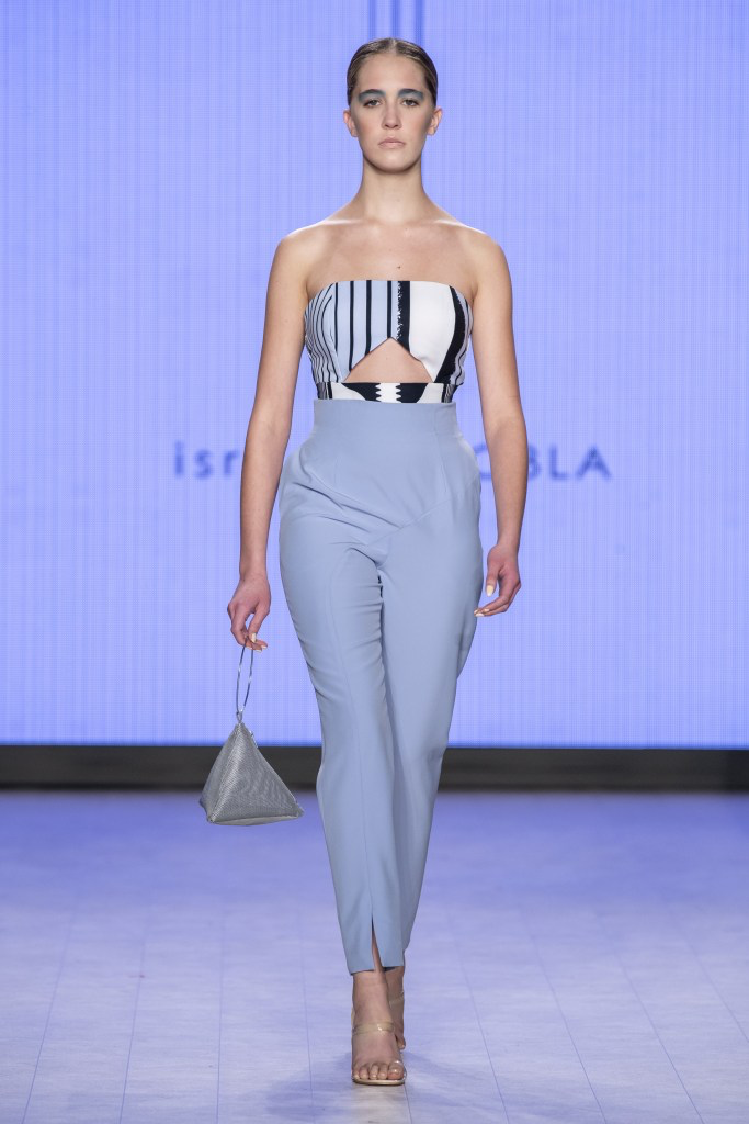 ISRAELLA KOBLA A CHIC LABEL STRUTS IT'S STUFF, VANCOUVER FASHION WEEK - Dress the Part