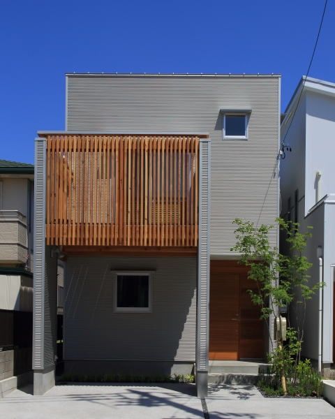 シンボルツリーが建物を引き立てます バルコニーは目隠しをしながら光や風を通す木格子 専門家 悠らり建築事務所が手掛けた 外観 シンプル ナチュラルな家 の詳細ページ 新築戸建 リフォーム リノベーションの事例多数 Suvaco スバコ 住宅 外観 家 外観 住宅 シンボルツリーが建物を引き立てます バルコニーは目隠しをしながら光や風を通す木格子 専門家 悠らり建築事務所が手掛けた 外観 シンプル ナチュラルな家 の詳細ページ 新築戸建 リフォーム リノベーションの事例多数 Suvaco スバコ 住宅 外観 家 外観 住宅