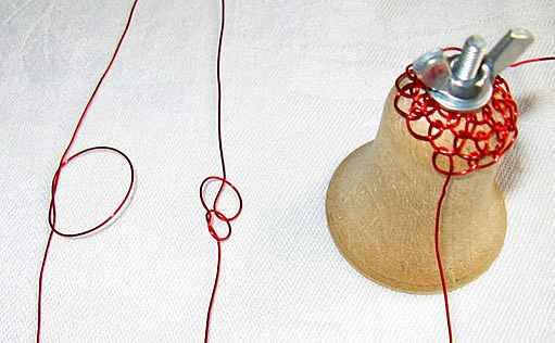 drátování - zvoneček Wire Ornaments, Mobile Art, Washer Necklace, Jewelry Making, Handmade, Looping, Jewelry Ideas, Egg, Jewellery