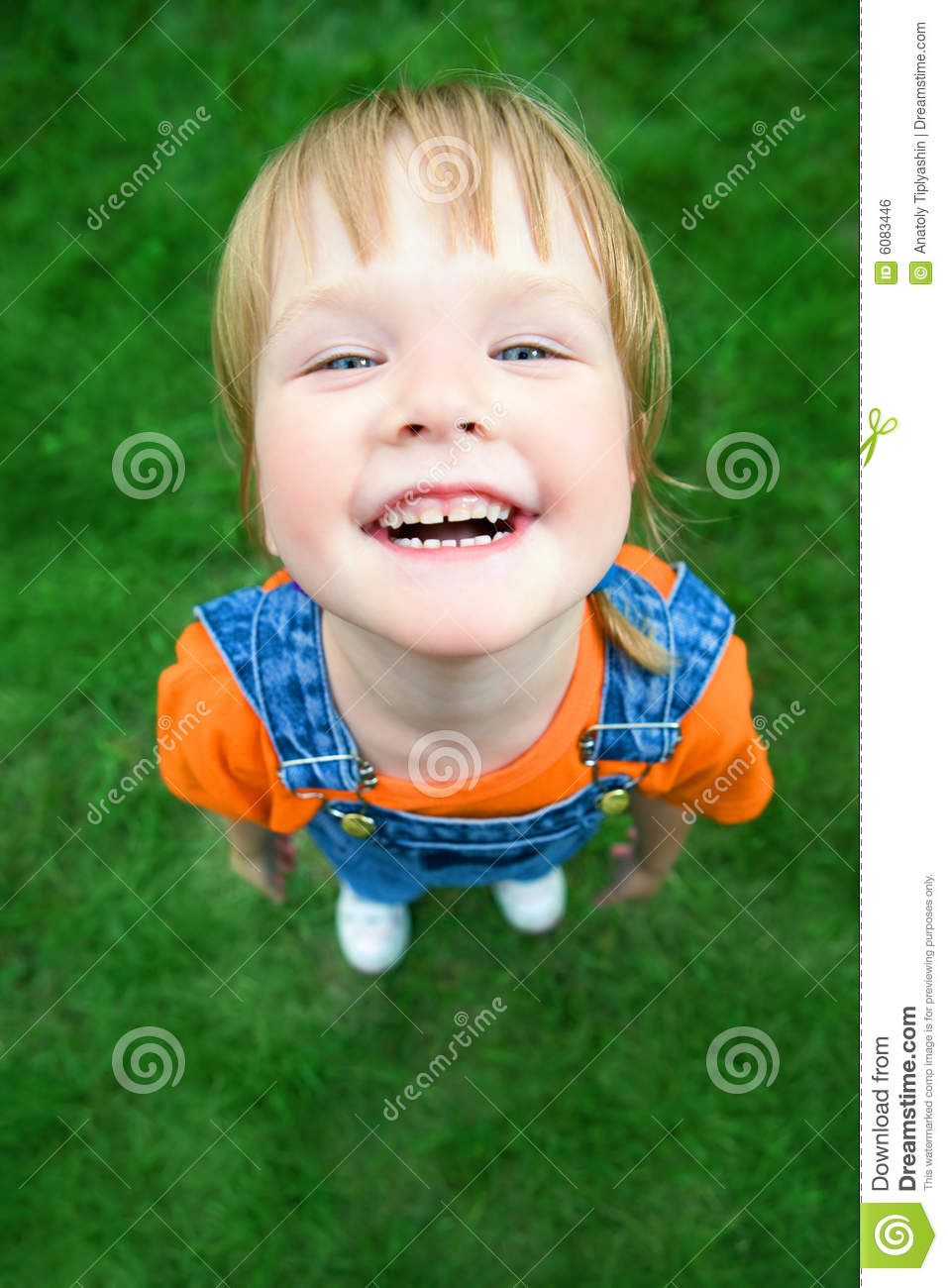 fron viewpic of a kid fron viewpic of a kid
