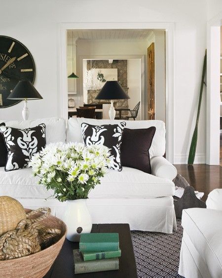 Photo Gallery Traditional Cottages White Couches Brown Pillows Classy White On White Living Room Decorating Ideas Review Photo Gallery Traditional Cottages White Couches Brown Pillows Magnificent White On White Living Room Decorating Ideas Design Inspiration