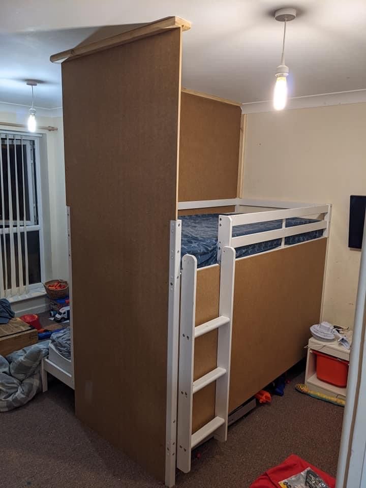 Split Bedroom Bunk Beds Boys Bedroom Makeover Kids Room Divider split-bedroom-bunk-beds-boys-bedroom-makeover-kids-room-divider
