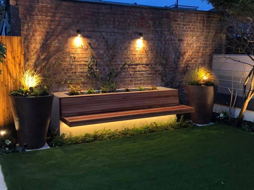 We love this image of our Ironstone Vilanova tapered planter in this garden design by Morgan ... We love this image of our Ironstone Vilanova tapered planter in this garden design by Morgan ... on Tapered Garden Design
id=48265