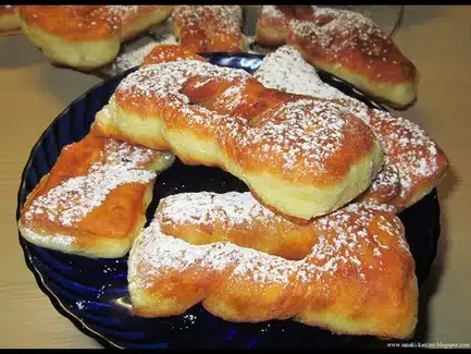 Taratuszki-pulchne faworki na kefirze, szybkie, pyszne idealne na tłusty czwartek Kobieceinspiracje.pl Sweet Recipes, New Recipes, World Recipes, Kefir, French Toast, Pancakes, Bread, Breakfast, Food