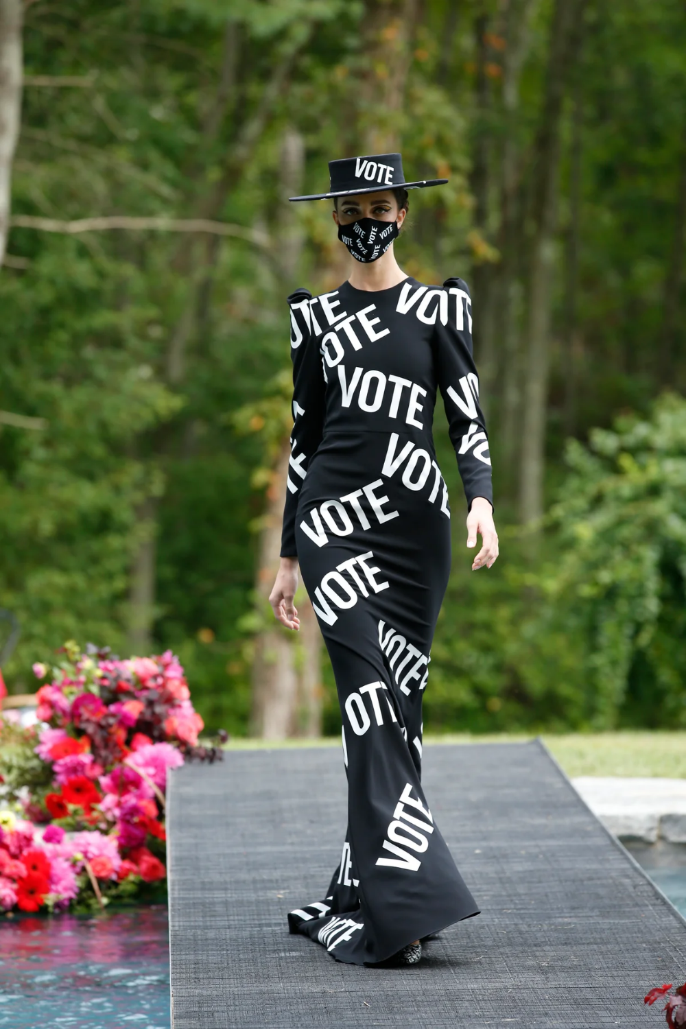Christian Siriano Spring 2021 Ready-to-Wear Fashio Christian Siriano Spring 2021 Ready-to-Wear Fashio