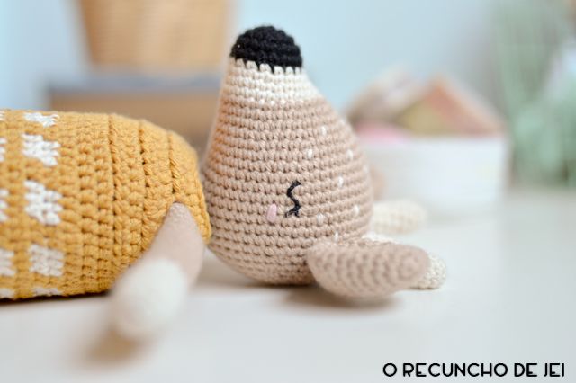 #cal #amigurumi #calelenaciervo #picapau Invitations, Dolls, Crochet, Cal, Creative, Crafts, Woody Woodpecker, Amigurumi, Magic Ring