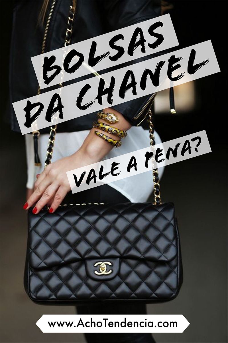 Saiba tudo sobre as bolsas mais desejadas do mundo, os modelos de bolsa da Chanel! Veja muitas fotos de modelos e inspirações e um vídeo contando detalhes como preço e curiosidades! chanel, bolsa, quanto custa, onde comprar, como usar, preço, modelos, vale a pena, double flap, classic flap, le boy, woc, coleção, Shoulder Bag, Classic, Blog, Inspiration, Fashion, Chanel Purse, Feather, Model Pictures, Trends