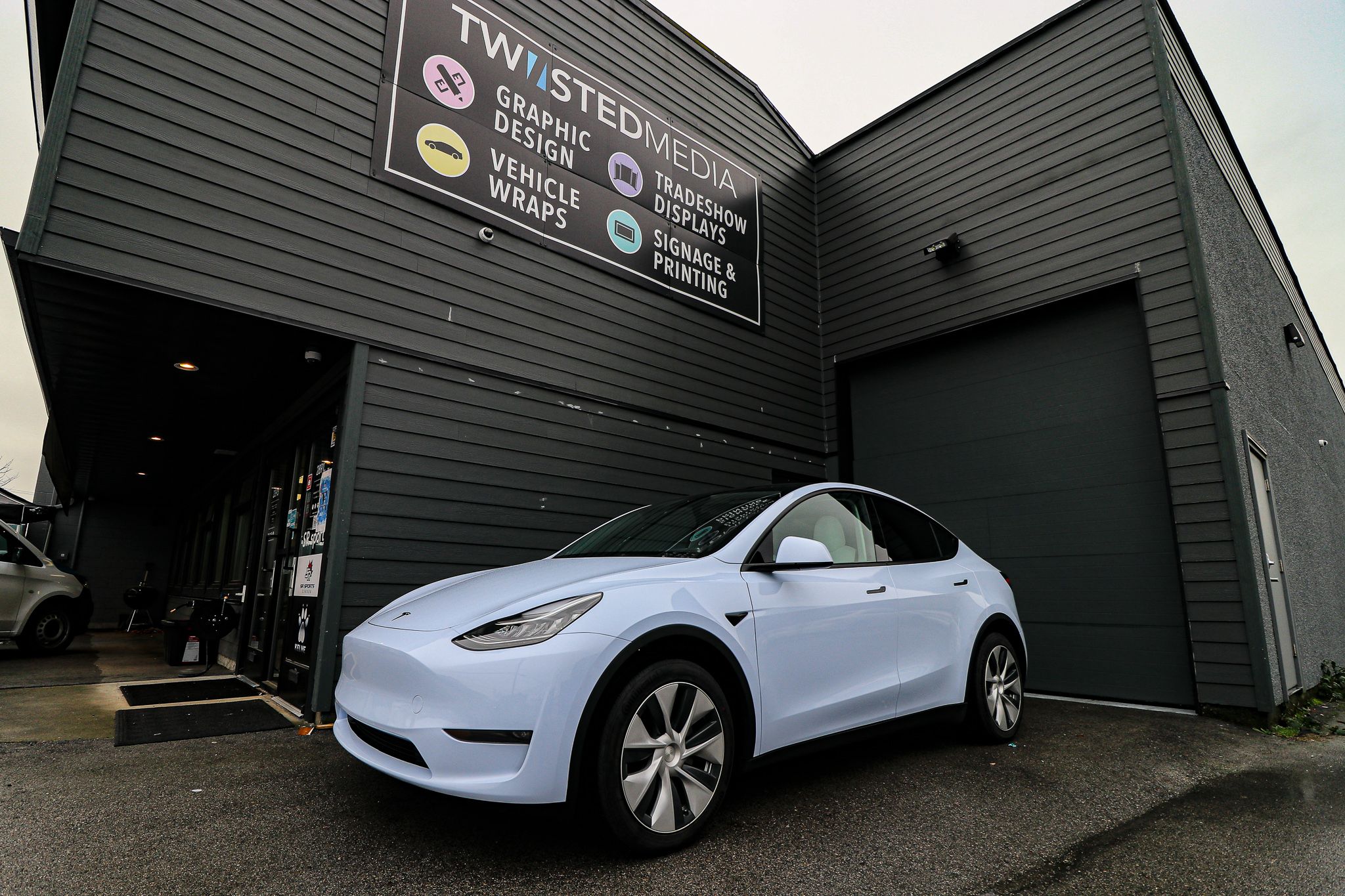 TESLA MODEL Y - GLOSS CLOUD BLUE  Tesla model, Vinyl wrap colors, Tesla