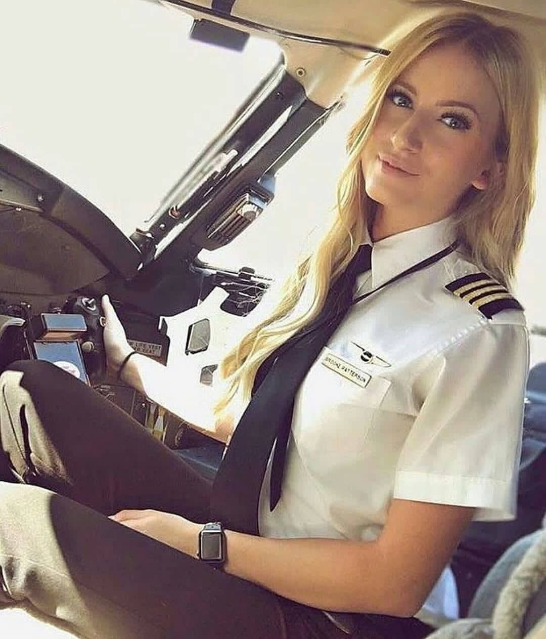 Female Pilot Aeromo A Flygirl Fashion Fitness Germanwings