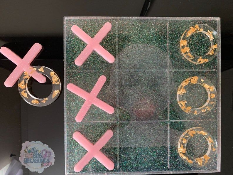 Tic tac toe board game made from epoxy resin and dried pressed flowers