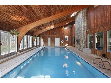 430 Chapel Hill Court Northfield Il 60093 Move Right In To This Extraordinary Home On A Beautiful Lane Lovely Open Recepti Indoor Pool Pool Estate Homes