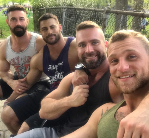 Adult gallery - Good looking gay thumbnails Transsexual vids