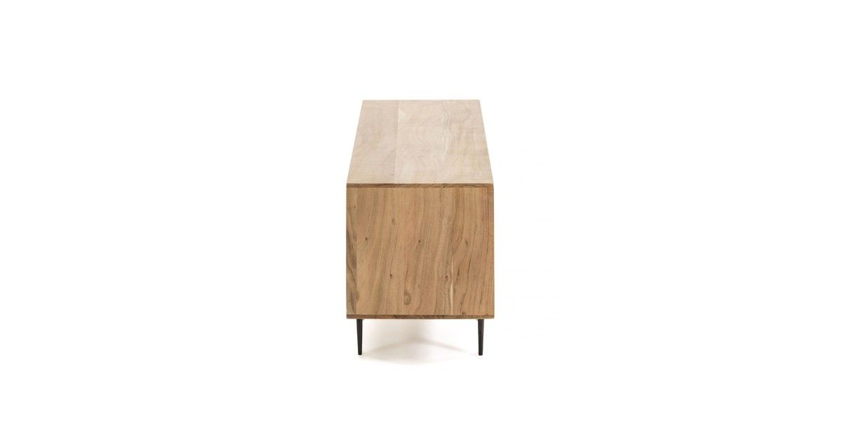 Met een natuurlijke afwerking is de structuur van de Delsie TV-meubel gemaakt van massief natuurlijk acaciahout. Het is een handgemaakt stuk. Ook het decoratieve detail van de deuren is met de hand gemaakt, waardoor een origineel effect van verschill ende dieptes ontstaat. De poten zijn gemaakt van zwart gelakt metaal, een perfecte afwerking om te combineren met dit hout. Als u een exclusief meubel wilt hebben, heeft u het al gevonden.
Merk: Kave Home
Type: SINGLE
Materiaal: Hout
Mate Acacia, Lamp, Lighting, Furniture, Home Decor, Products, Decoration Home, Room Decor, Lights