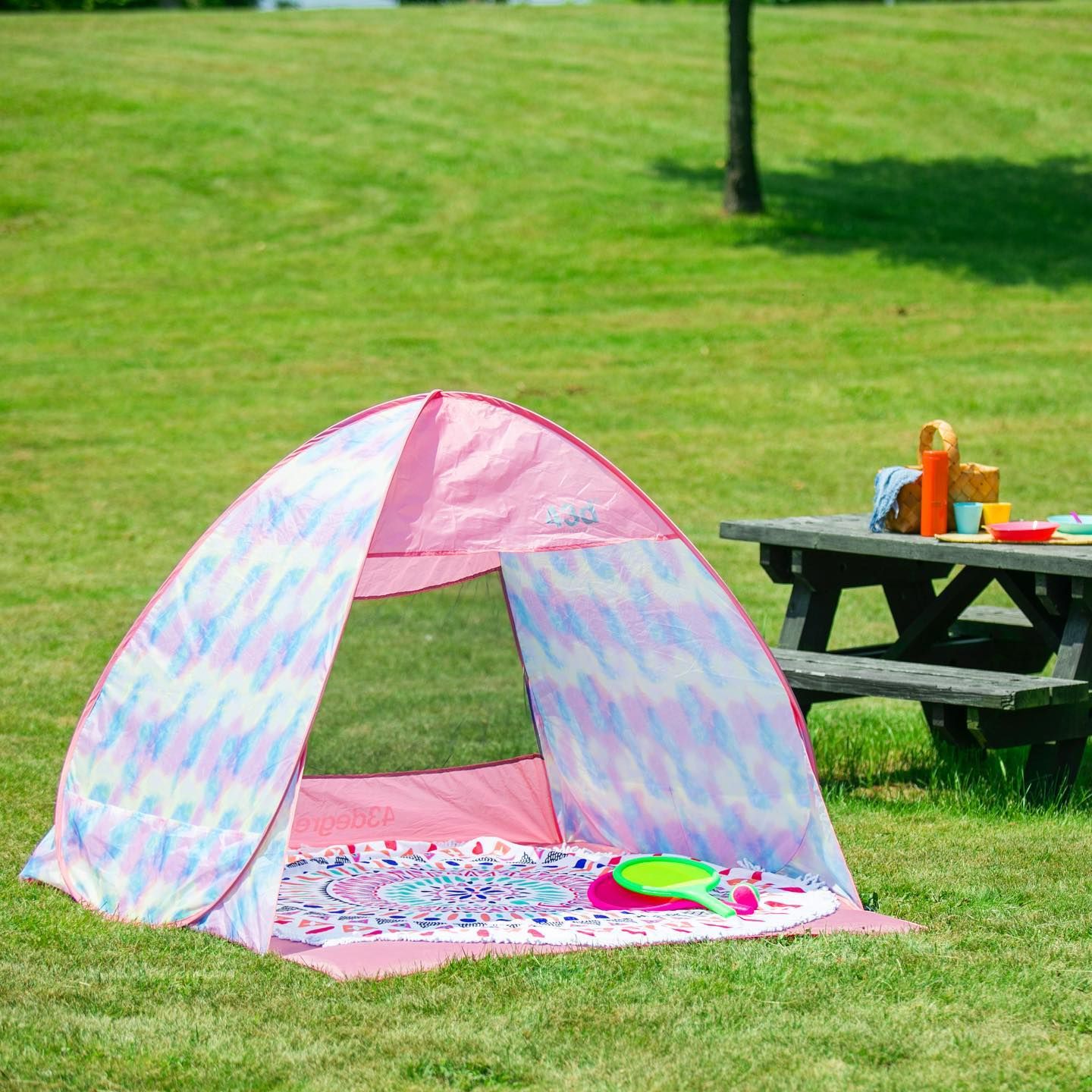 Pop Up Mini Tent 重さ約1 2kgの軽量ポップアップミニテント 外に遊びに行けないそんな休日は 家の中でキャンプ気分 43d 43degrees Fourseaosnsdesignlab Picnic Blanket Outdoor Blanket Tent