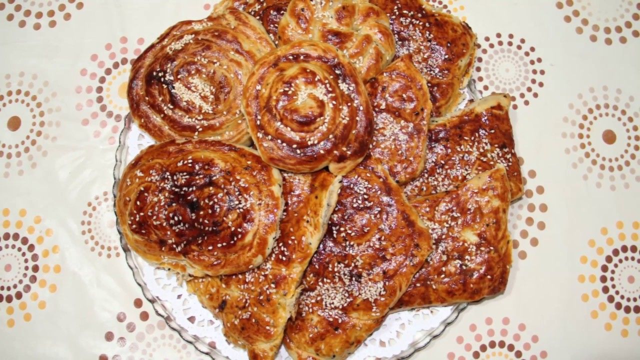 Peynir ve sosisli çörekler. Dakika içinde lezzetli ve doyurucu cupcake Peynir ve sosisli çörekler. Dakika içinde lezzetli ve doyurucu cupcake