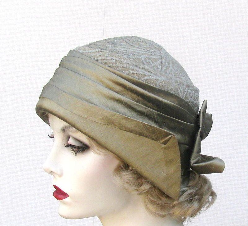 1920 S Vintage Style Cloche Hat In Art Deco Sage Green Textured Fabric Kadin Dantel Sapka
