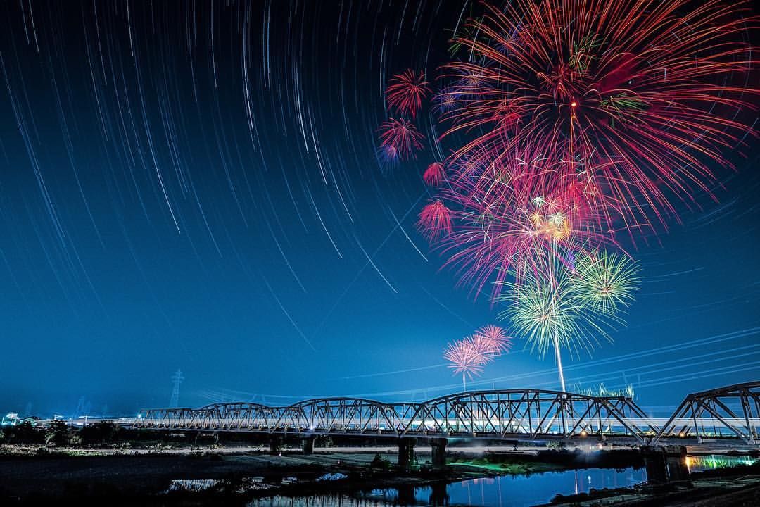 イナガキ ヤストさんはinstagramを利用しています 花火大会で クルッとな シリーズ 第67回北日本新聞納涼花火 高岡会場 撮影日 18年8月4日 場所 富山県射水市 花火 花火大会 花火大会18 花火のセカイ1 Fair Grounds Grounds Travel イナガキ ヤストさんはinstagramを利用しています 花火大会で クルッとな シリーズ 第67回北日本新聞納涼花火 高岡会場 撮影日 18年8月4日 場所 富山県射水市 花火 花火大会 花火大会18 花火のセカイ1 Fair Grounds Grounds Travel