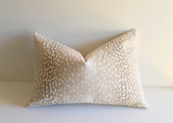 Ombré gradient Fawn Print Pillow cover Ombré gradient Fawn Pillow cover Grey