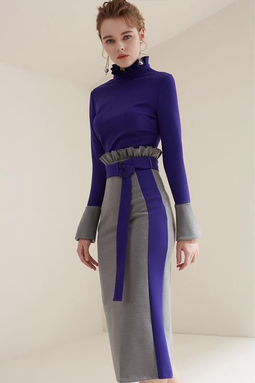 Purple Ruffle Sleeve Blouse& High Waisted Skirt - D2C Shop Modest Fashion, Hijab Fashion, Fashion Dresses, Womens Dresses, Skirt Outfits, Dress Skirt, The Dress, Ruffle Skirt, Purple Ruffle