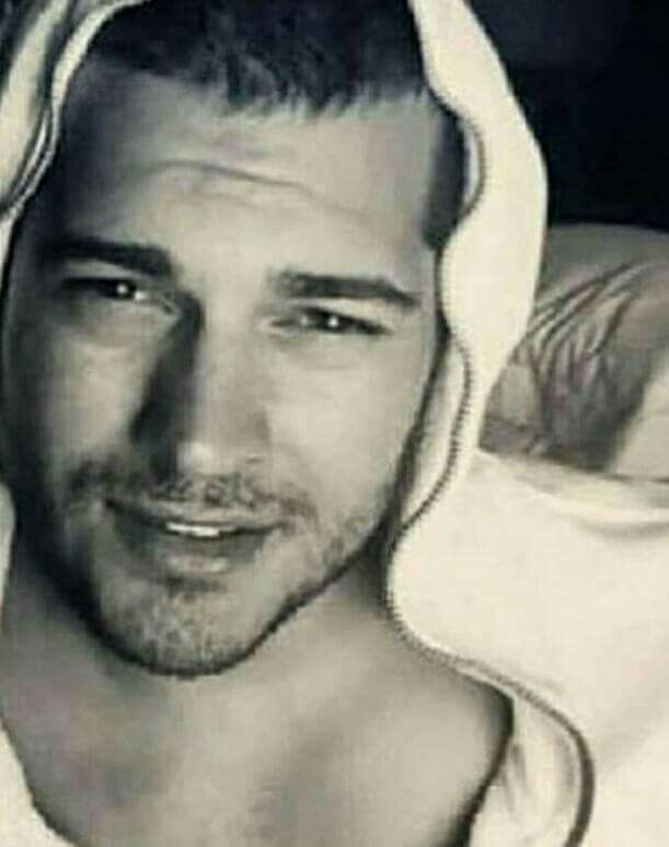 cagatay ulusoy bello iphone duvar kaa a tlara pinterest cagatay ulusoy bello iphone duvar kaa a tlara pinterest turkish actors actor model and man candy