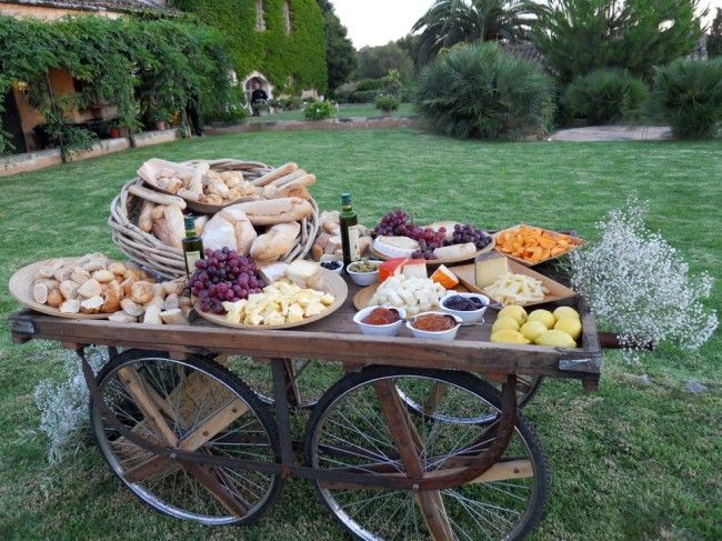 boda bella: el banquete: los buffets de quesos | decoración nupcial