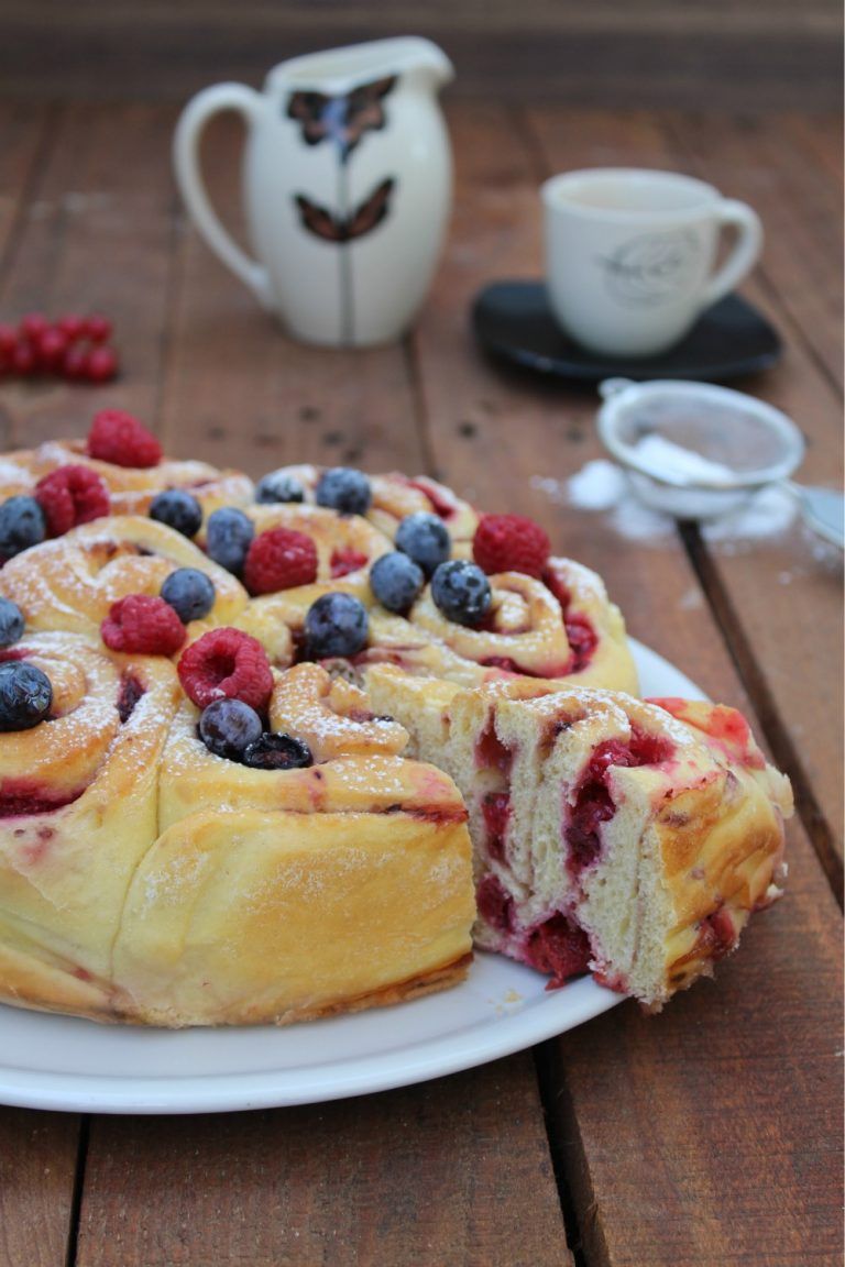 Torta di rose con frutti di bosco Ricette dolci, Ricette