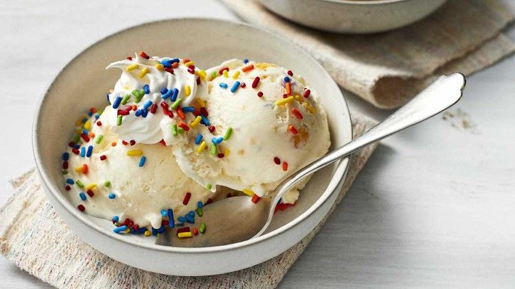 Frozen Homemade Birthday Yogurt Cake Frozen Homemade Birthday Yogurt Cake