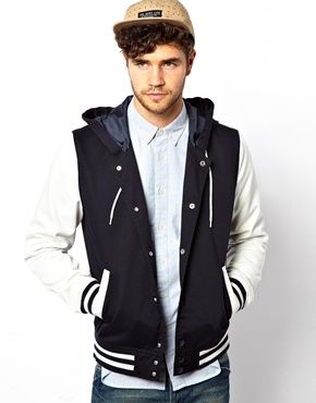 Talla M 25€ de Chaqueta universitaria con capucha de ASOS Varsity ...