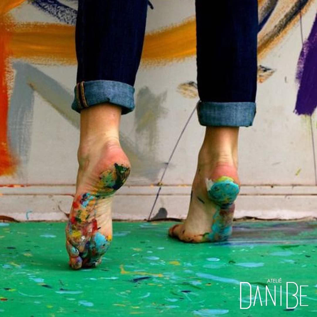 Criando, colorindo, deixando seus pés mais lindos ;) #danibe #danibeshoes #shoes #handmade #artesanal #sapatoartesanal #feitamao #handmadeshoes #shoesoftheday #sapatododia #saltoalto #saltoconfortavel #confortocomestilo Art Studio Design, Artist Studio, Jace Lightwood, Rivers And Roads, The Baby Sitters Club, Dancing Aesthetic, Aspiring Artist, Classic Paintings, Ancient Artifacts