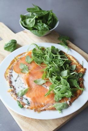 Spinazie-omelet met zalm en roomkaas , Lunchen zonder brood, Glutenvrije lunch r...