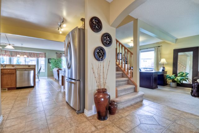 SOLD IN 9 DAYS! Gorgeous new listing in Airdrie, AB! Pride of ownership