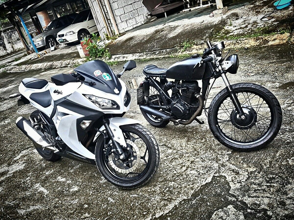 Cafe Racer Sport Bike Motorcycles Oldschool New School White Black