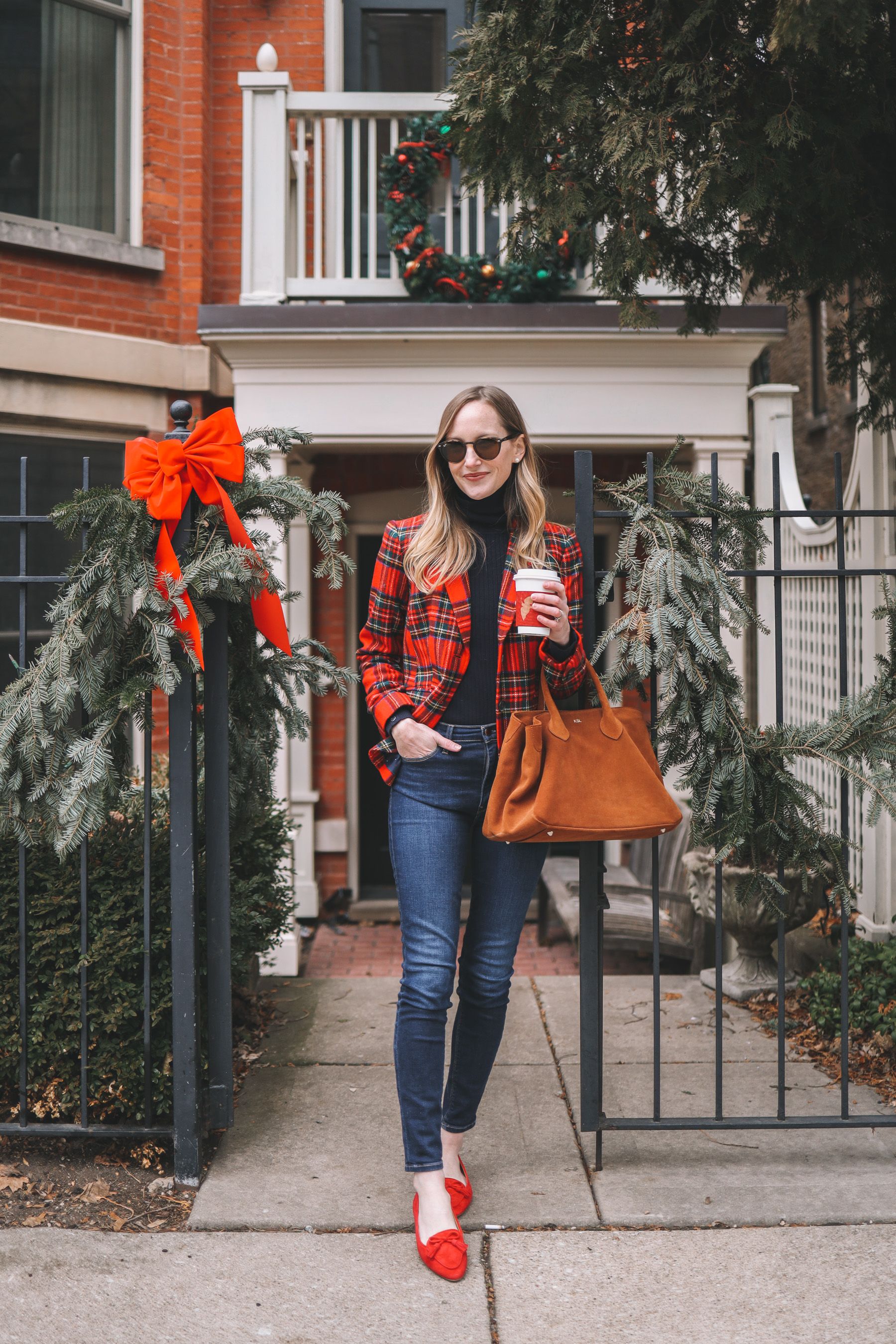 Great Plaid Blazers on Sale - Kelly in the City Red Plaid Pants Outfit, Red Plaid Jacket, Plaid Outfits, Blazer Outfits, Plaid Blazer, Plaid Christmas Outfit, Holiday Outfits, Winter Outfits, Christmas Fashion