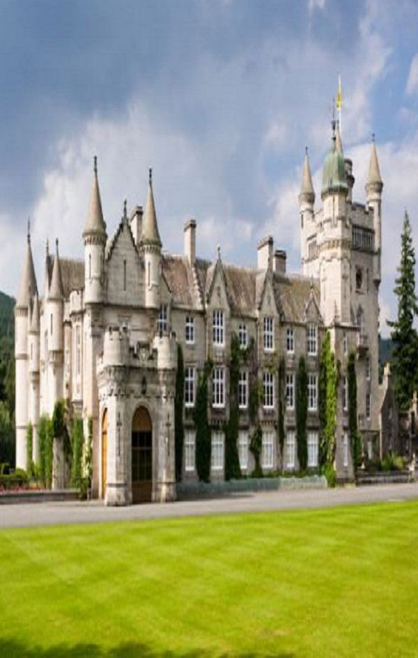 47 sights of scotland that ll make you want to join the tartan army travel burgen und schlosser schottische burg alte architektur