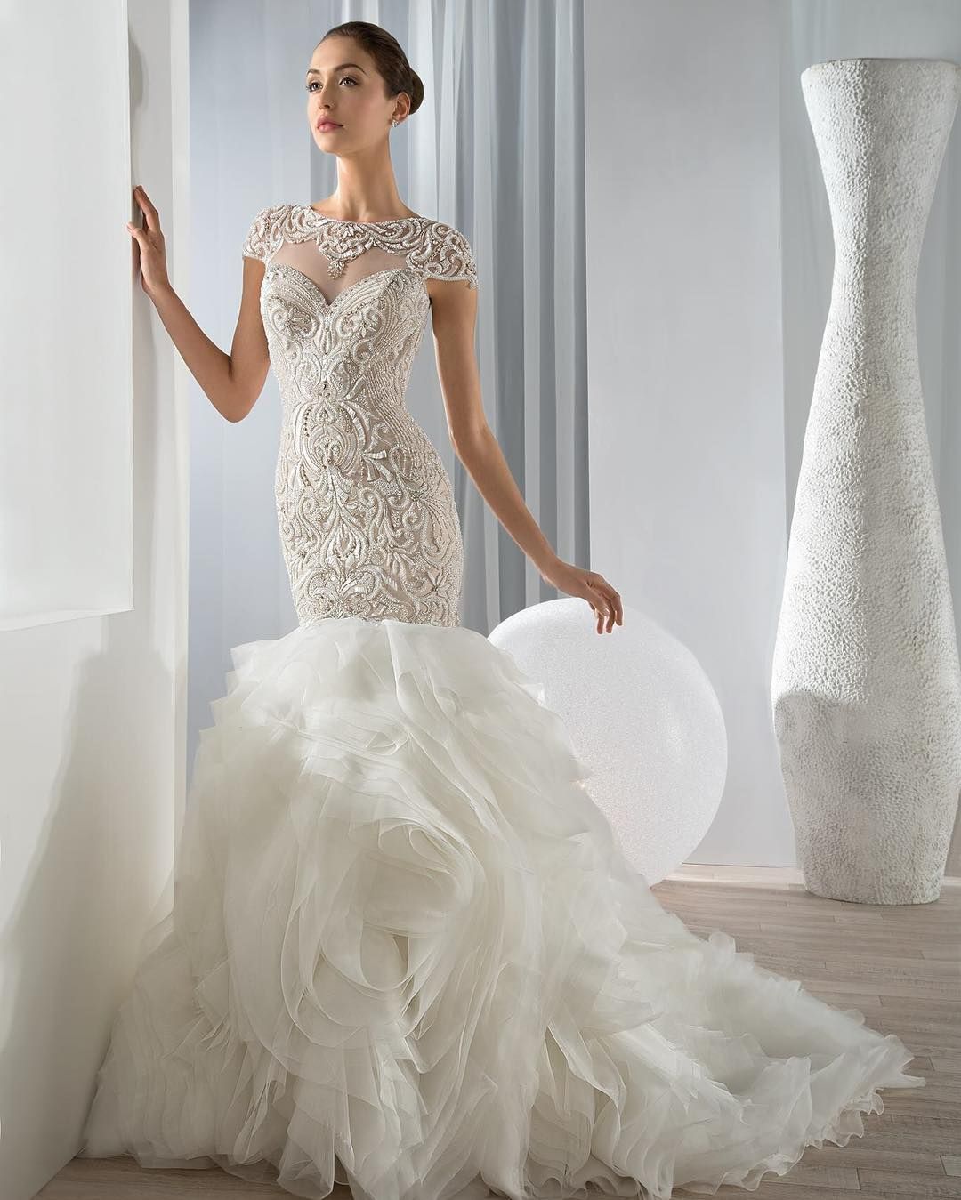 Beyaz Butik Indirim Gunleri Devam Ediyor Demetrios 634 Modeli Full Swarovski Islemeli Balik Gelinlik Beyazbutik Beyazbutikweddi Gelinlik Swarovski Butik