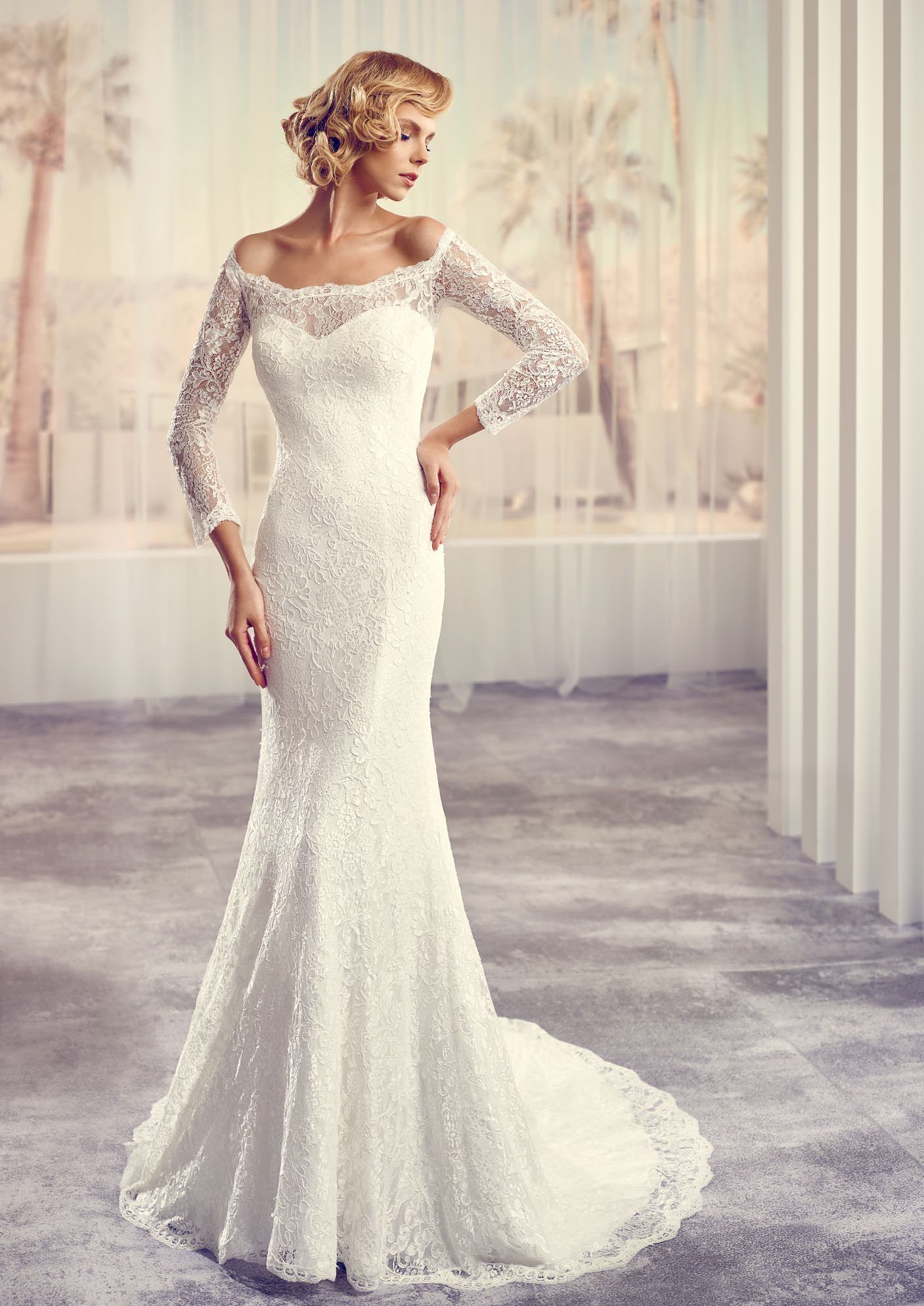 Le Papillon by Modeca style Sina - www.modeca.com | Tight wedding dress