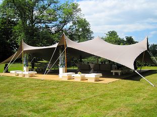 tentworx | Tent bruiloft, Buiten bruiloft, Bruilofttent Tentworx | Trouwen.nl
