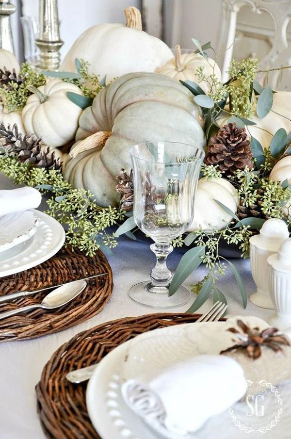 25 Natur inspirierte ThanksgivingTabelleneinstellungen in 2020 Weißer kürbis, Weihnachtstisch 25 Natur inspirierte ThanksgivingTabelleneinstellungen in 2020 Weißer kürbis, Weihnachtstisch