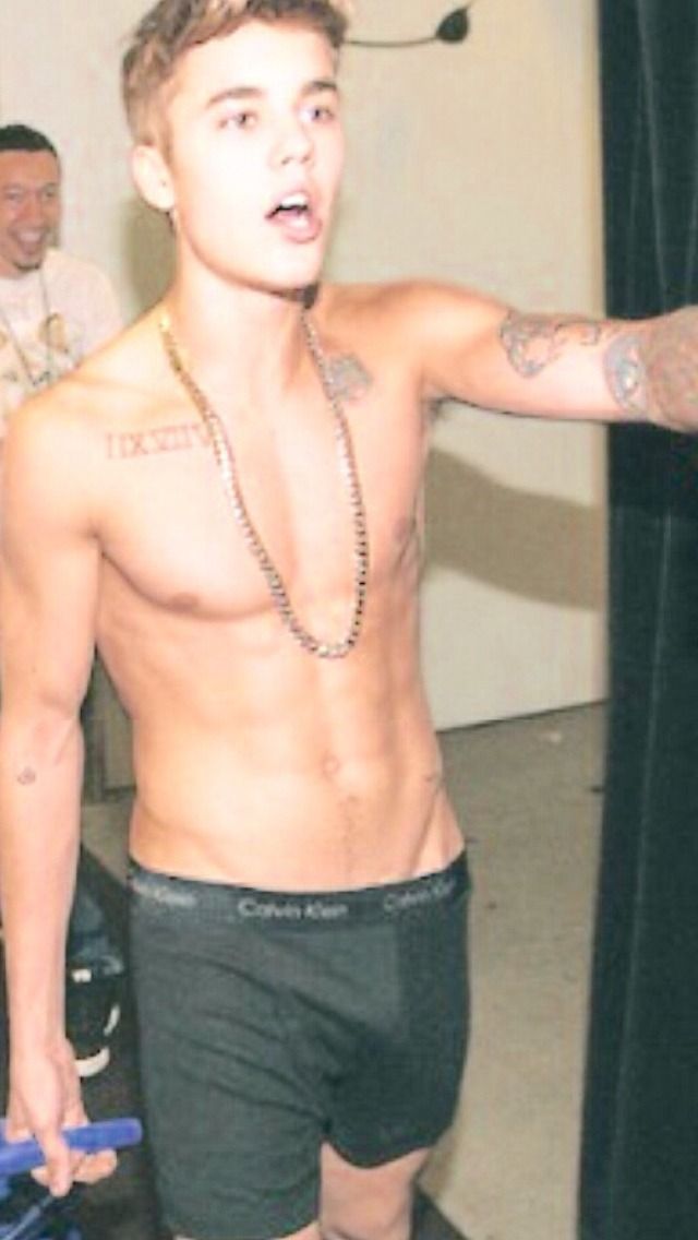 "Justin’s bulge is so good " Why can I not suck his dick already Justin...