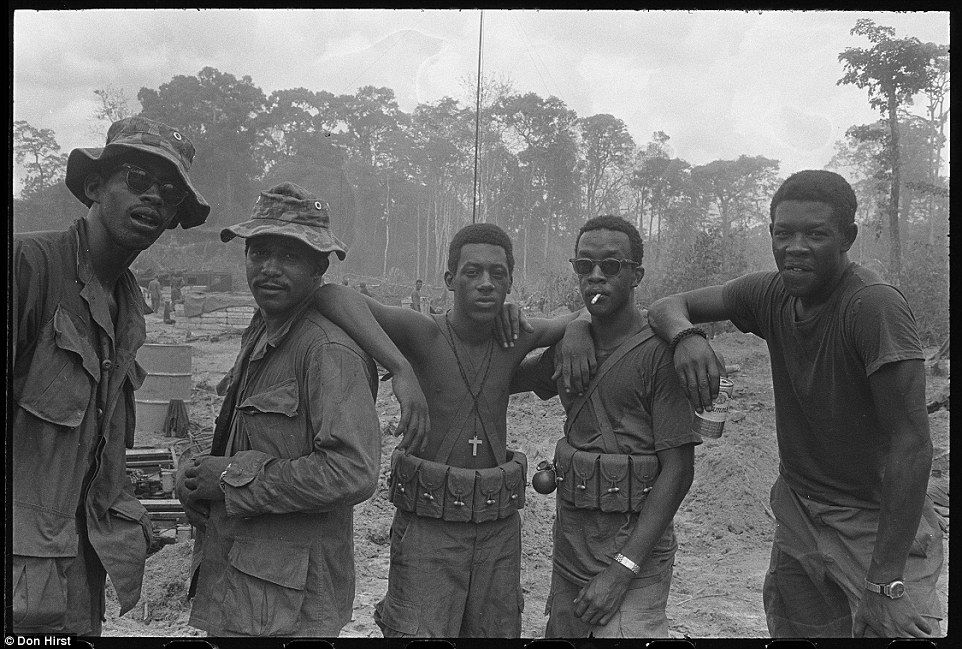 Forgotten images of Vietnam: Never before published photos of the 20 year long war Usmc Vietnam, Vietnam Veterans, C130 Hercules, Fortunate Son, Native American Pictures, Vietnam War Photos, War Image, Military Diorama, Korean War