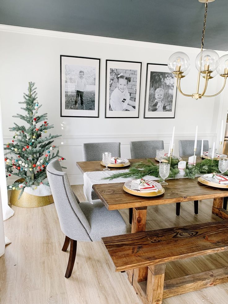 Candy Cane Inspired Dining Room Table Decor | Christmas dining room