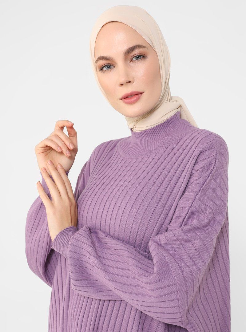 Refka markasına ait Lila Yanları Yırtmaçlı Oversize Triko Tunik ürününü devritesettur.com güvencesi ile Modanisa üzerinden 20 TL indirim ile 119.99 TL ödeyerek güvenli bir şekilde alabilirsiniz. Turtle Neck, Sweaters, Fashion, Moda, Fashion Styles, Sweater, Fashion Illustrations, Sweatshirts, Pullover Sweaters