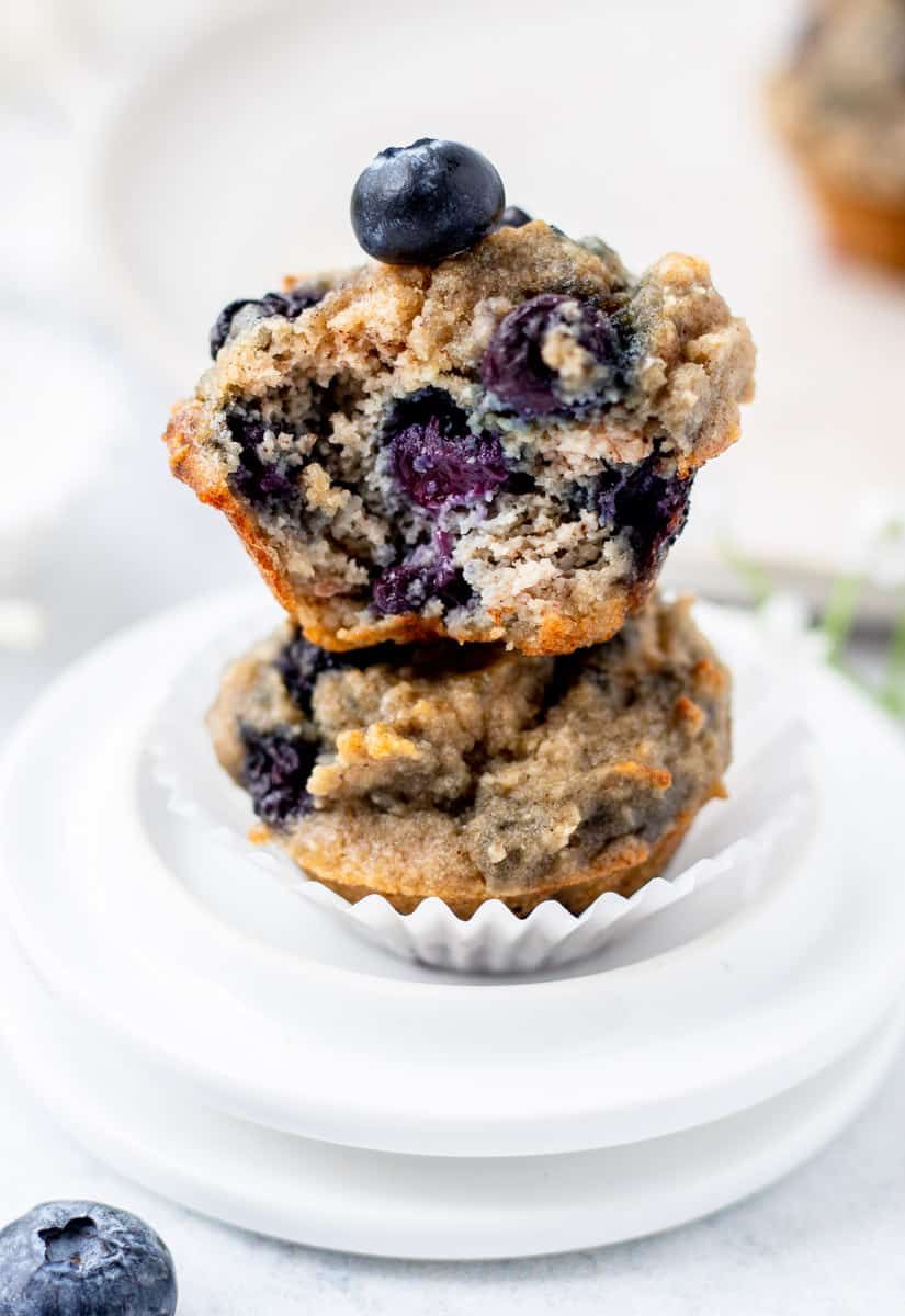 No Sugar Added Banana Blueberry Mini Muffin | Haute & Healthy Living Mini Blueberry Muffins, Sugar Free Muffins, Baby Muffins, Almond Flour Muffins, Healthy Banana Muffins, Mini Muffins, Blue Berry Muffins, No Sugar Snacks, No Sugar Foods