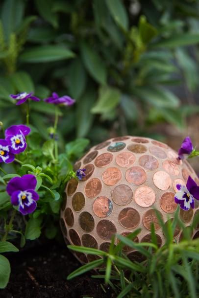 Make a Slug-Repelling Penny Ball for Your Garden Garten - Deko - deko garten modern Make a Slug-Repelling Penny Ball for Your Garden Garten - Deko - deko garten modern