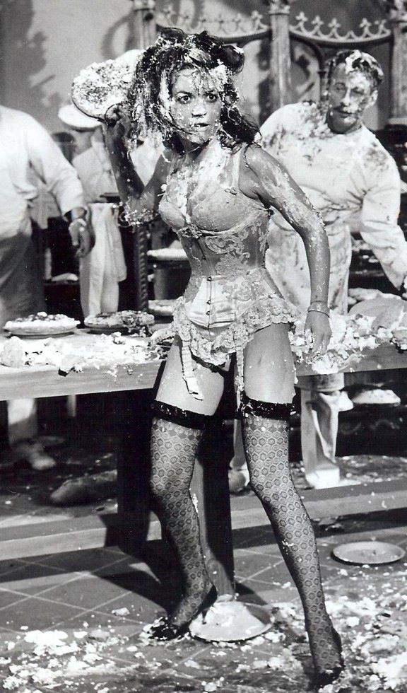 sexy pie fights Sexy pie fights