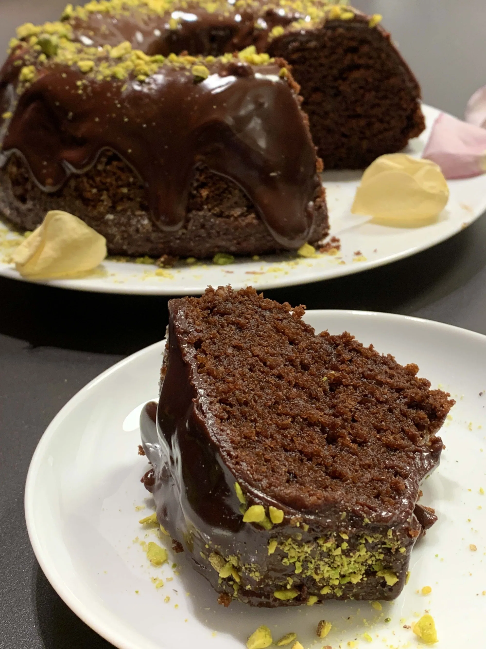 Čokoládovo-mandlová bábovka | Bez lepku Breakfast Brunch, Breakfast Recipes, Cake Recipes, Dessert Recipes, Bunt Cakes, Czech Recipes, Sweet Desserts, Cooking And Baking, Chocolate Cake