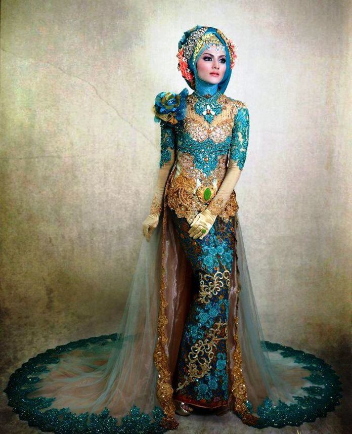 Pin di kebaya