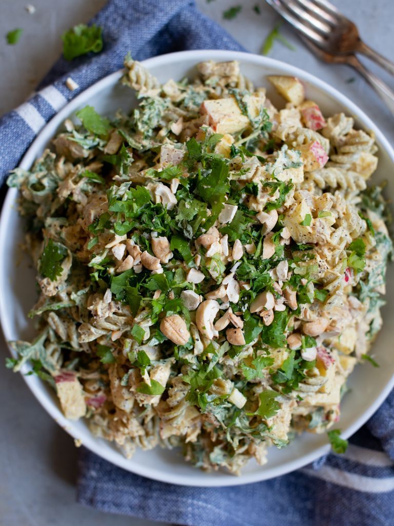 Nudelsalat mit Huhn und Curry - Abendessen Mit diesen Merkmalen wird die Ko...