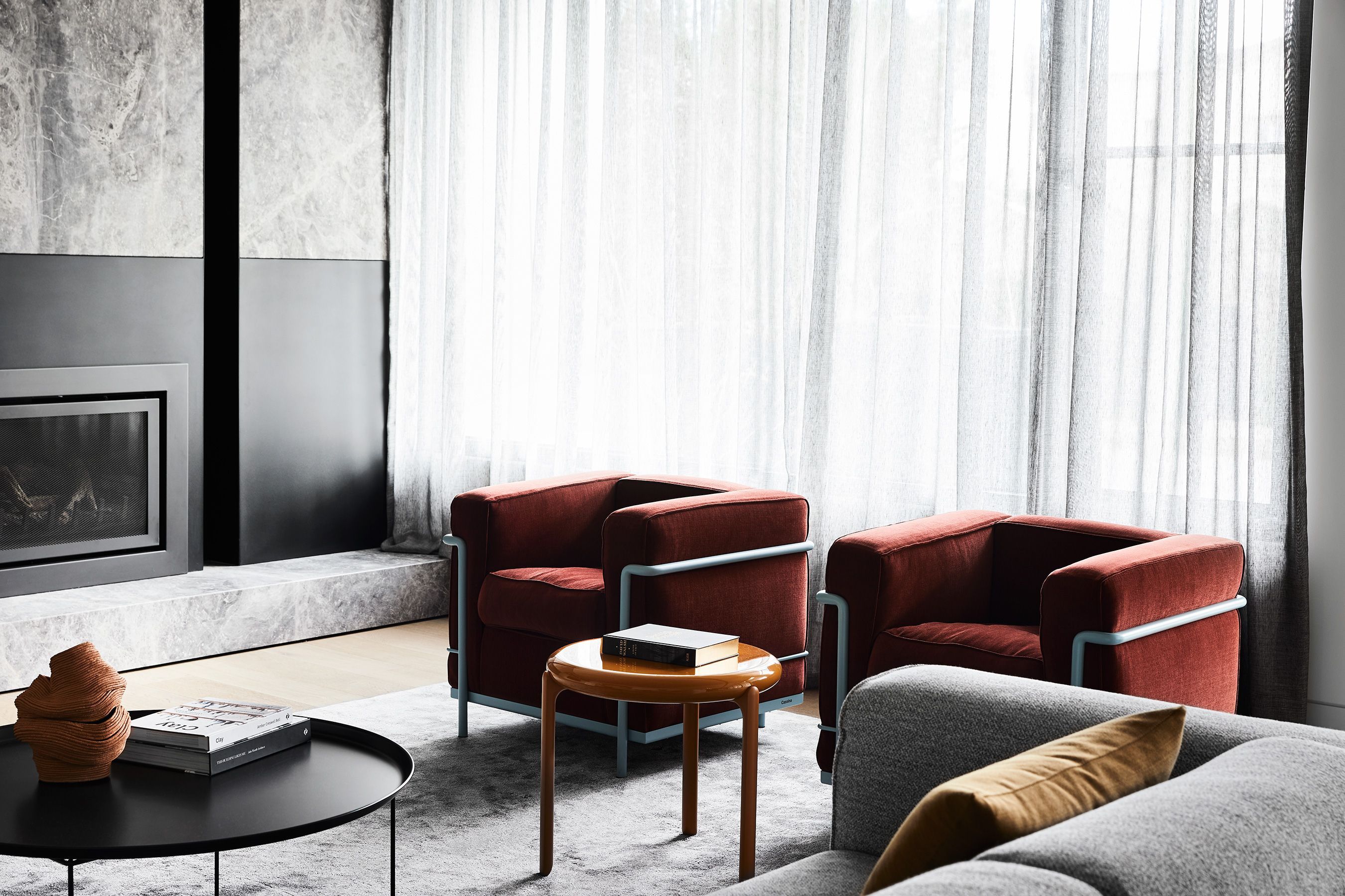 La rénovation d'une maison des années 30 par MIM Design - PLANETE DECO a homes world Cheap Rustic Decor, Cheap Home Decor, Bathroom Interior Design, House Interior, Mim Design, Appartement Design, Wine Room, Fall Home Decor, Eames Lounge Chair