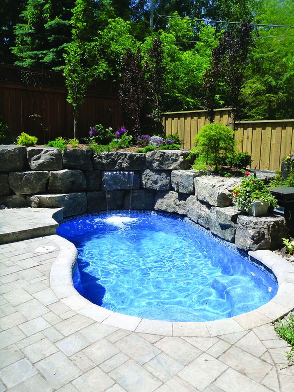 30 Innovative Small Swimming Pool For Your Small Backyard 30-innovative-small-swimming-pool-for-your-small-backyard